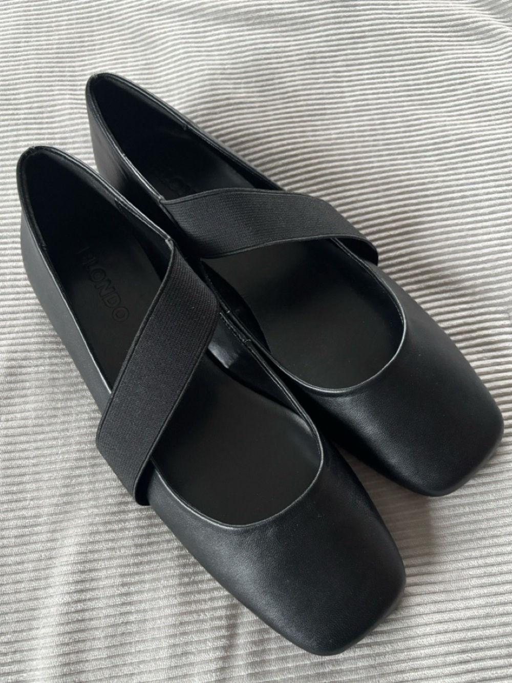 Blondo Brielle Minimalist Black Waterproof Leather Ballet Flats- size 9.5 - Picture 4 of 8
